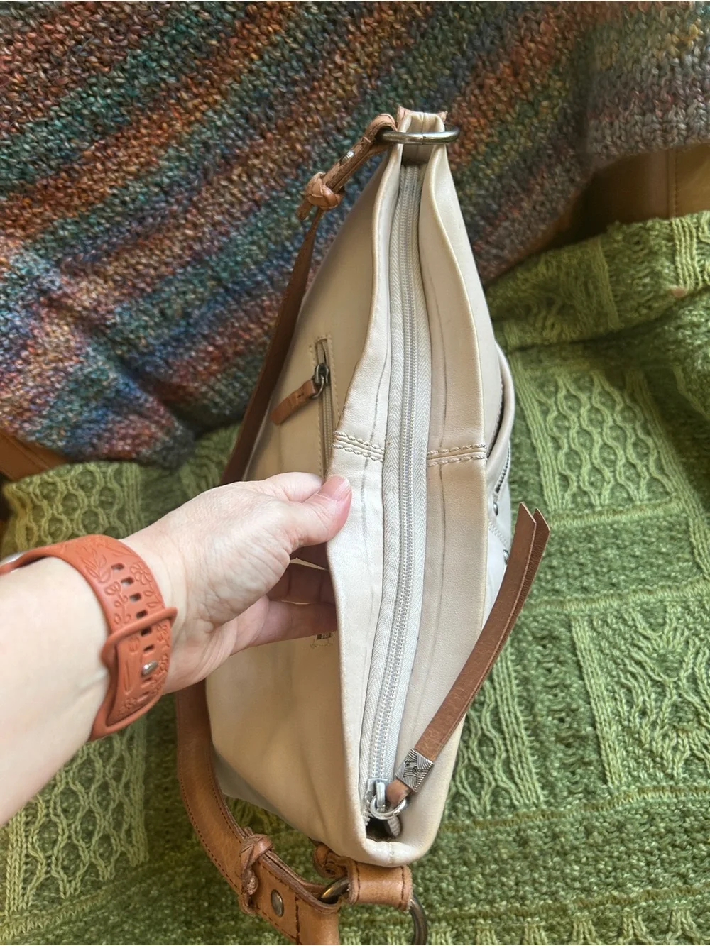 The Sak Ashland Leather Bucket Hobo Shoulder Bag Slouchy Boho Coastal Cream